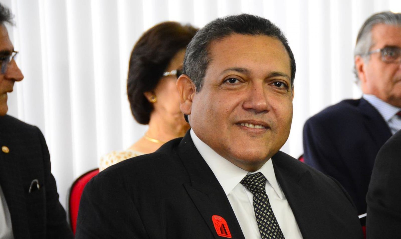 Nunes Marques cogita libertar Jair Bolsonaro após segundo turno das eleições