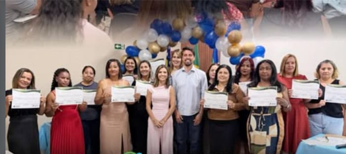 Valparaíso entrega certificados a 35 formandas da Escola de Governo