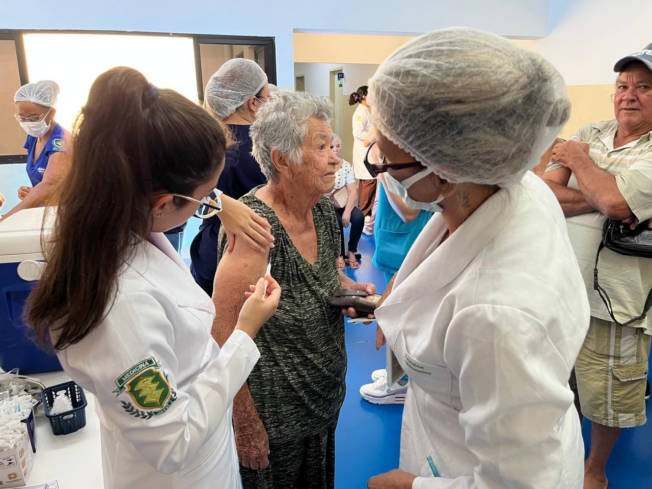 Pneumo 20 começa a ser aplicada em idosos de 85+ em Aparecida