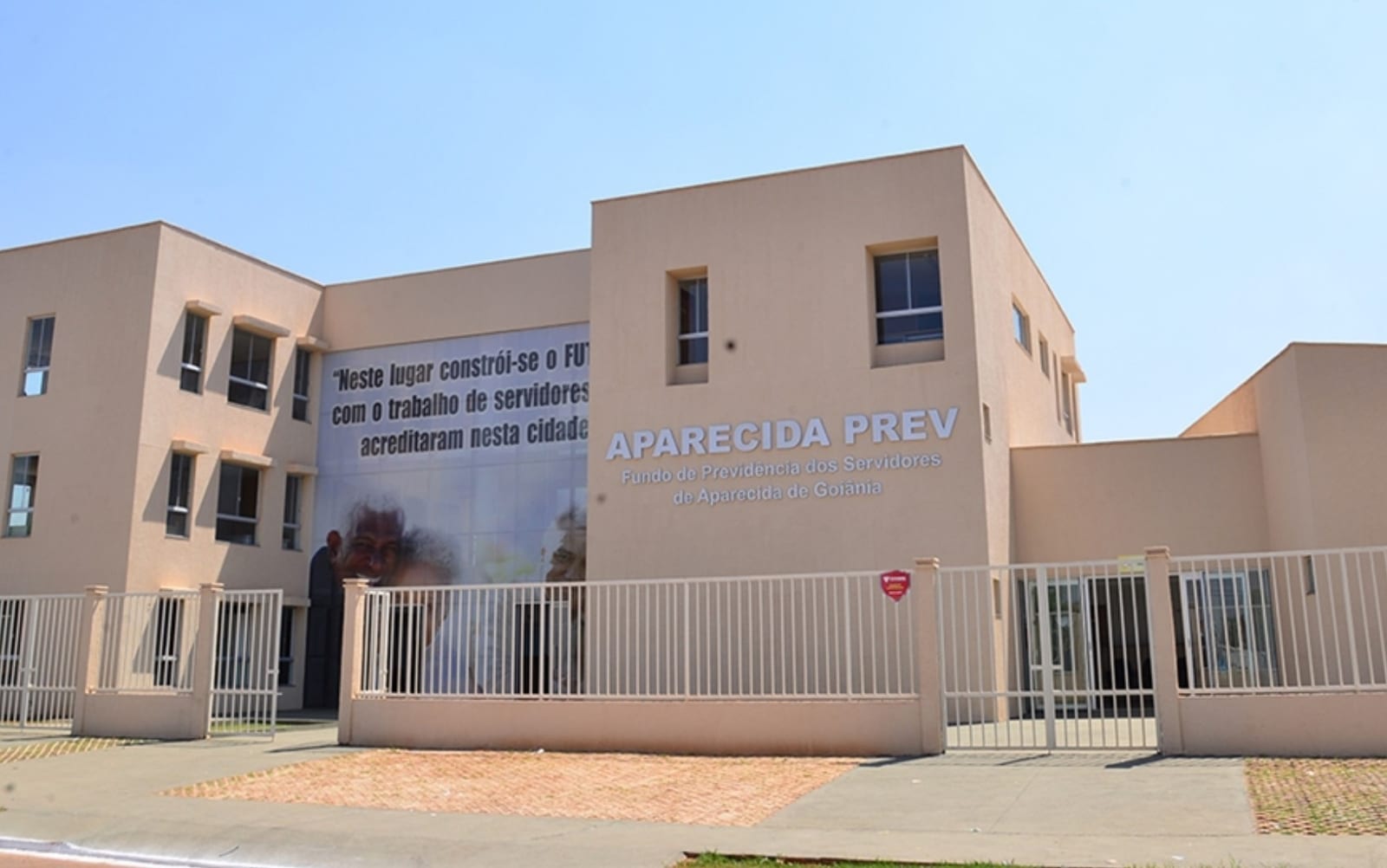 Justiça determina elevar aposentadoria de R$1,9 mil para R$8,966,14 de servidora