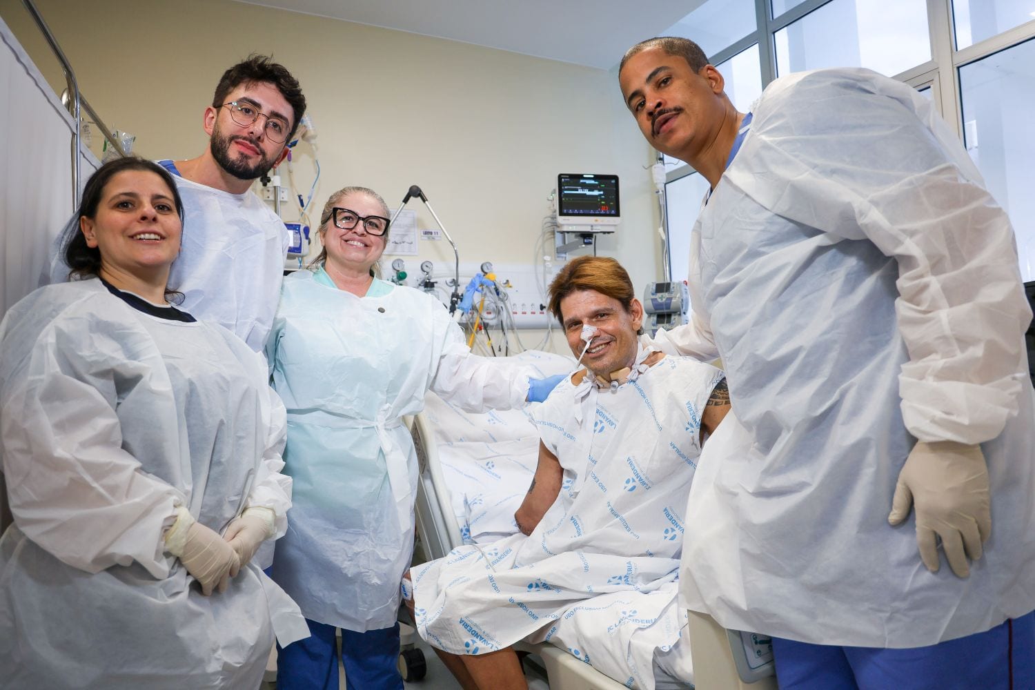 Da incerteza à recuperação: paciente volta a andar com apoio de equipe multidisciplinar do Hospital Governador Celso Ram
