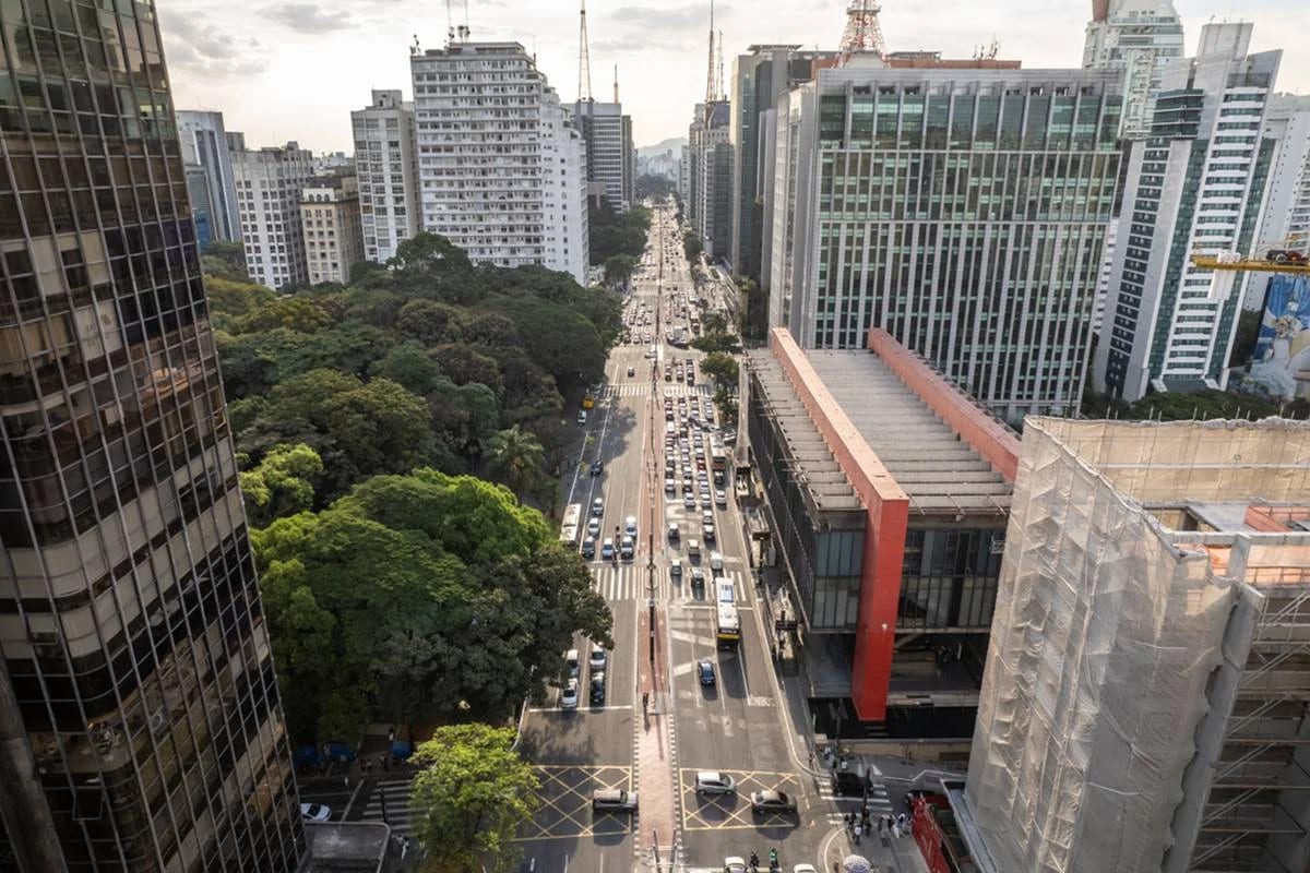 Avenida Paulista aberta a carros nos domingos de eleição