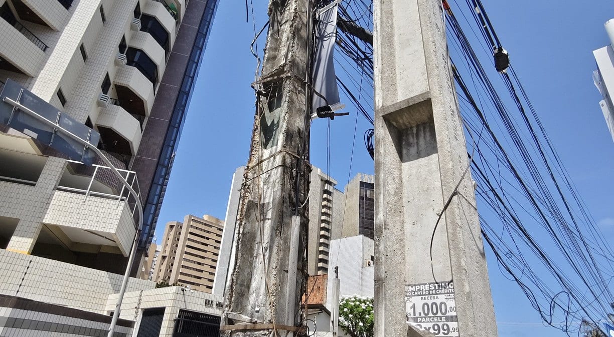 Voz do Leitor, 27/10: Poste deteriorado em Jaboatão dos Guararapes