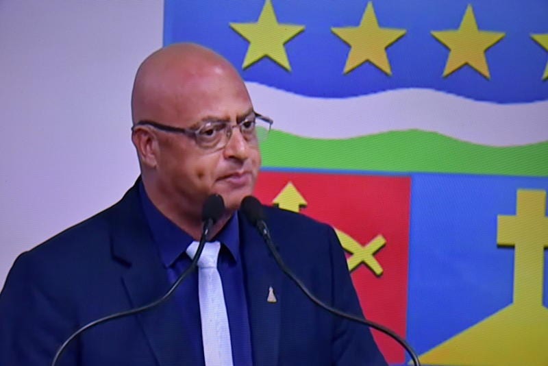Discurso na Câmara | em Vitória da Conquista, Dudé adota tom diplomático, reconhece Lula e pede paz nacional
