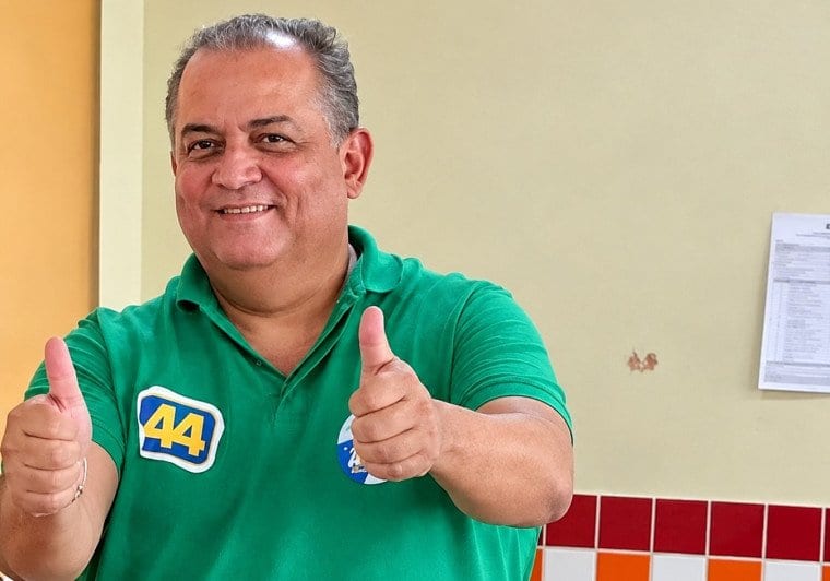Senador Eduardo Gomes é reeleito com 450 mil votos e bate recorde histórico no Tocantins