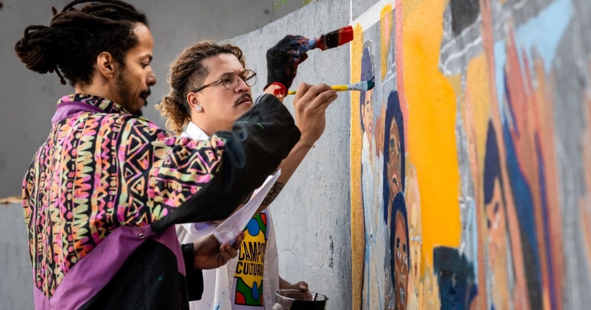 Campos Culturais transforma quadra em arte em Santos Dumont