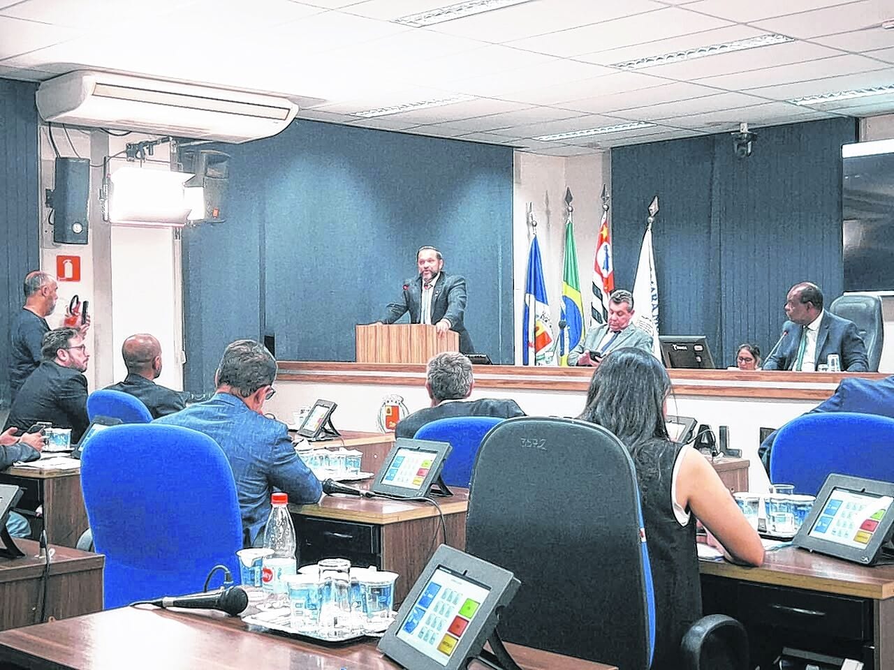Câmara de Rio Claro aprova veto a projeto de entrega domiciliar de medicamentos