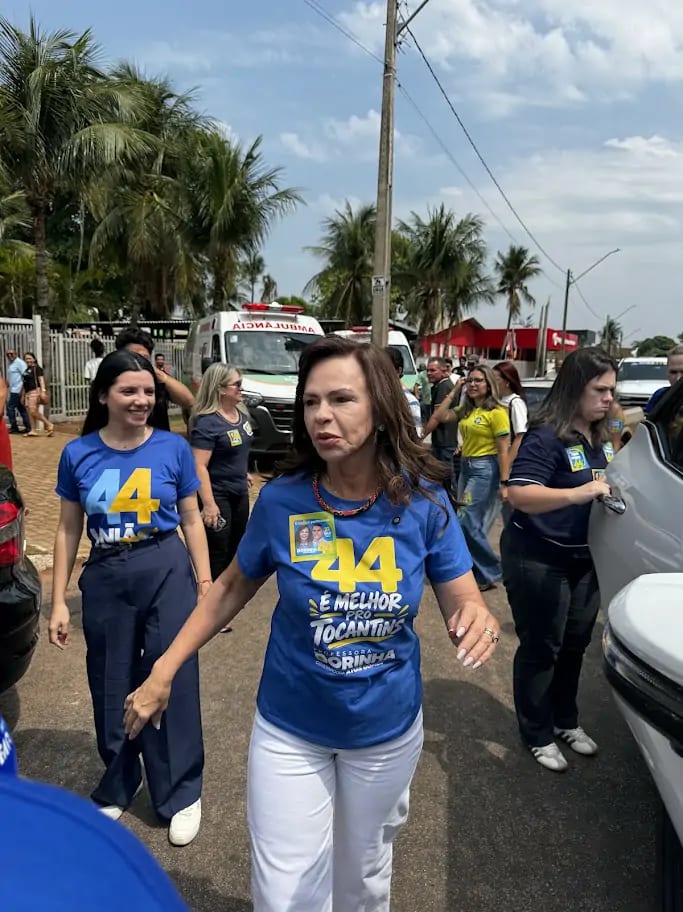 Dorinha vota em Palmas e cobra respeito às mulheres