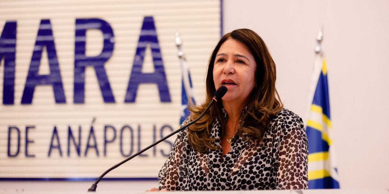 Capitã Elizete leva ao plenário casos urgentes de saúde e pede providências