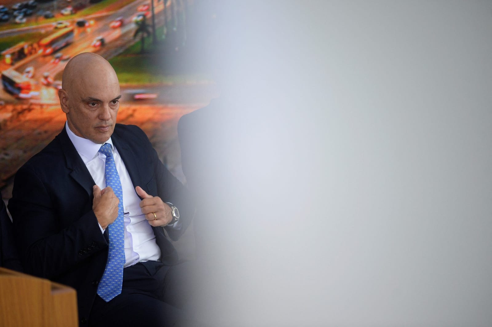 Sakamoto: Com lama até o pescoço, Moraes dobra aposta e vai para cima