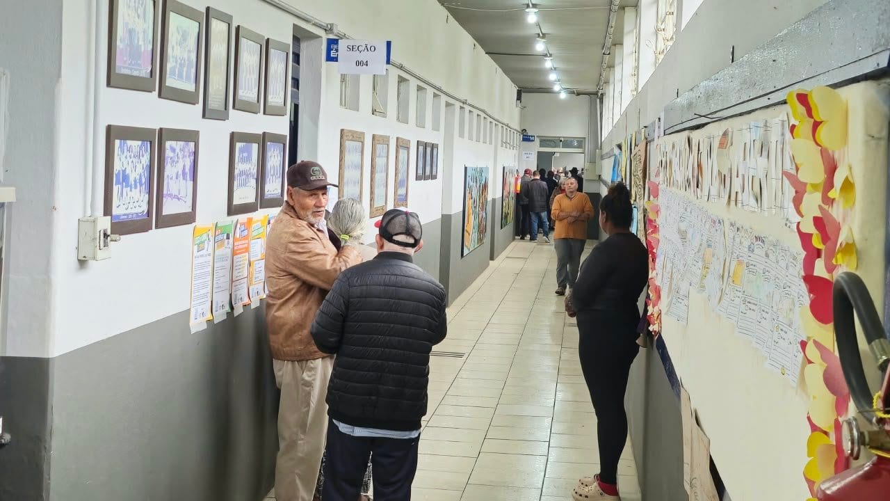 Votação segue sem intercorrências e sem longas filas na região