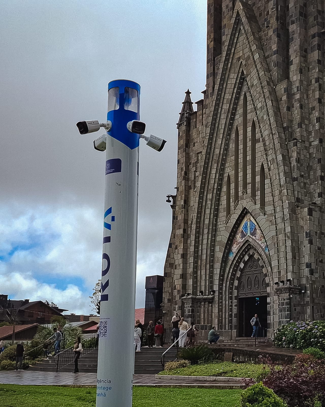 Canela testa totem com quatro câmeras para monitoramento no Centro da cidade