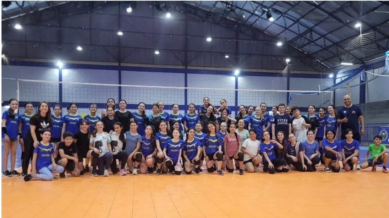 Projeto Camaquã Vôlei atende mais de 250 alunos com atividades gratuitas no Ginásio Municipal Wadislau Niemxeski