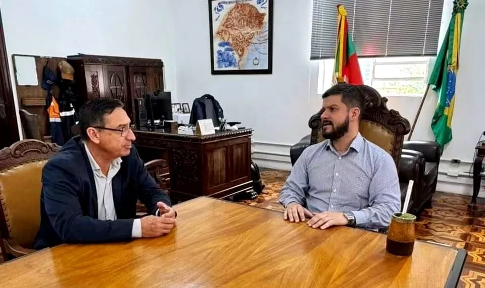 Prefeito de Pinhal pede recursos para recuperar estradas rurais