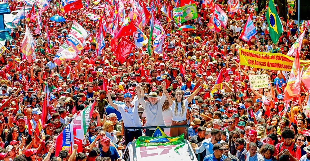 Lula defende fim da escala 6x1 e cobra prisão de envolvidos no caso BRB