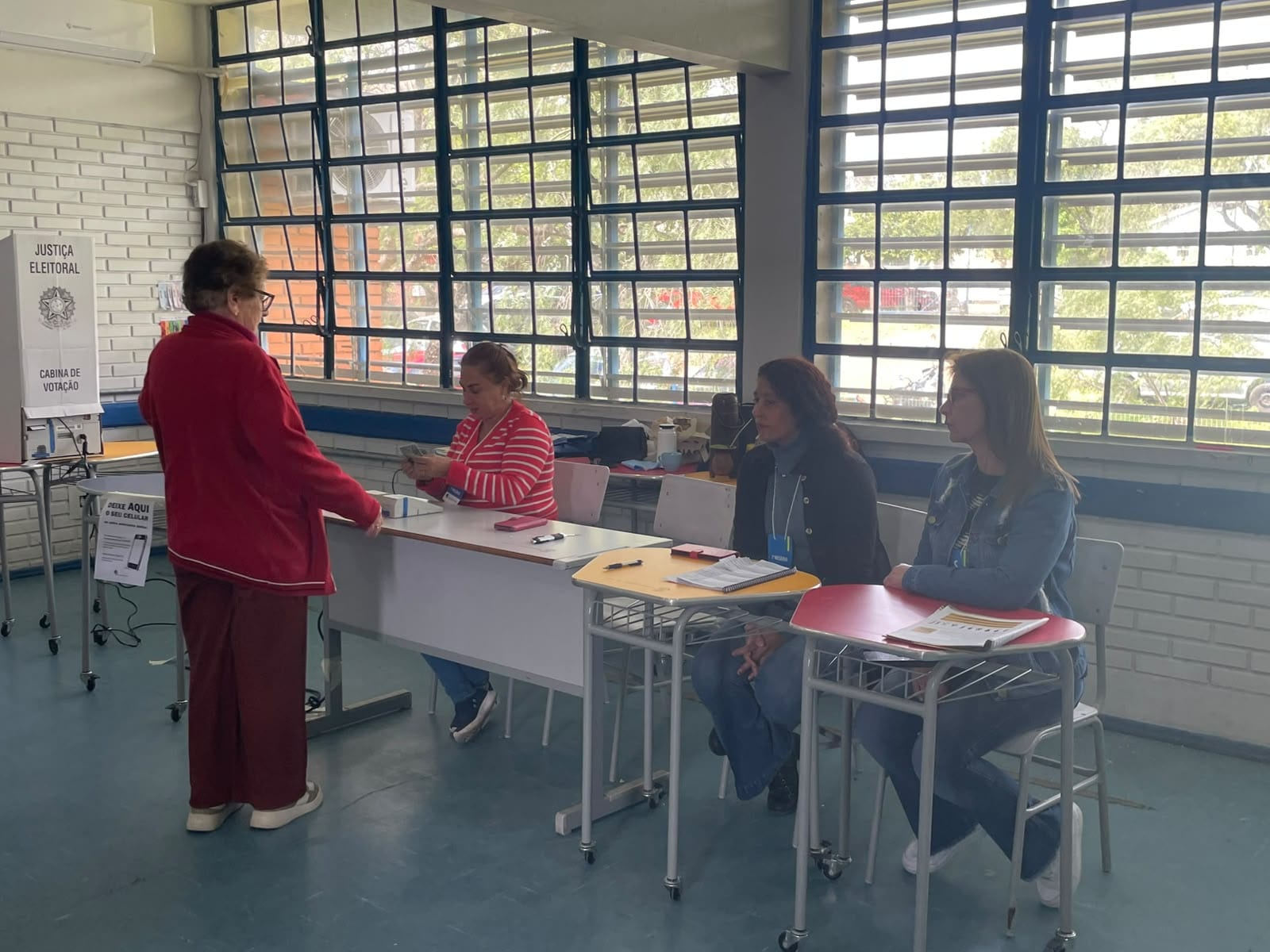 Votação entra na reta final em Alegrete com movimento tranquilo nos colégios eleitorais