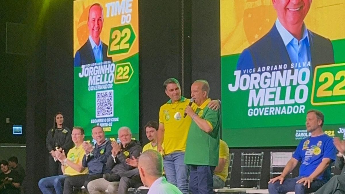 Em Joinville, Jorginho Mello chama Flávio de ‘esperança’ e prevê vitória em 1º turno