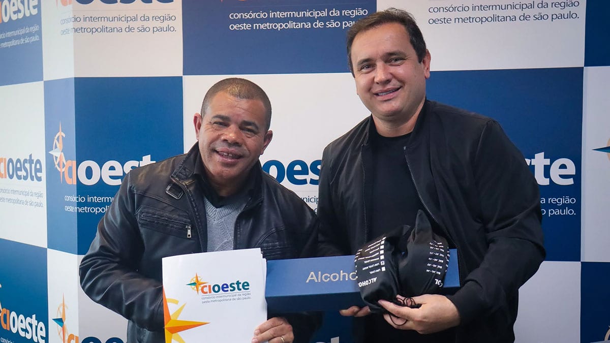 CIOESTE entrega bafômetros e forma agentes de trânsito para 14 municípios
