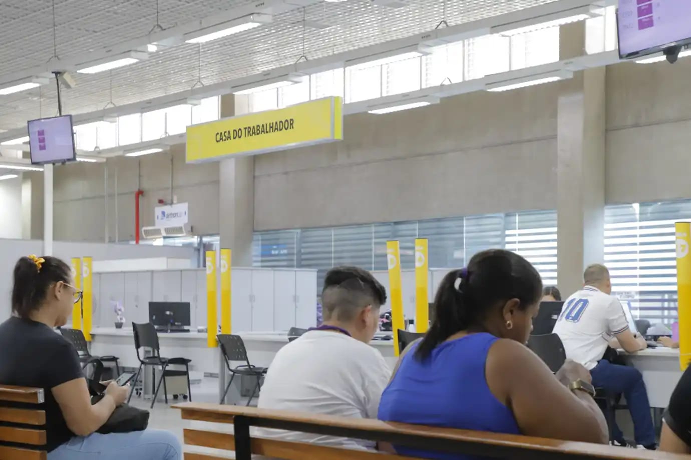 Prefeitura de Barueri divulga vagas de emprego da semana com salários de até R$ 3.751,63