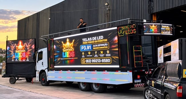 Caminhão-palco com 26 m² de LED e som de 40 mil watts chega a Goiás