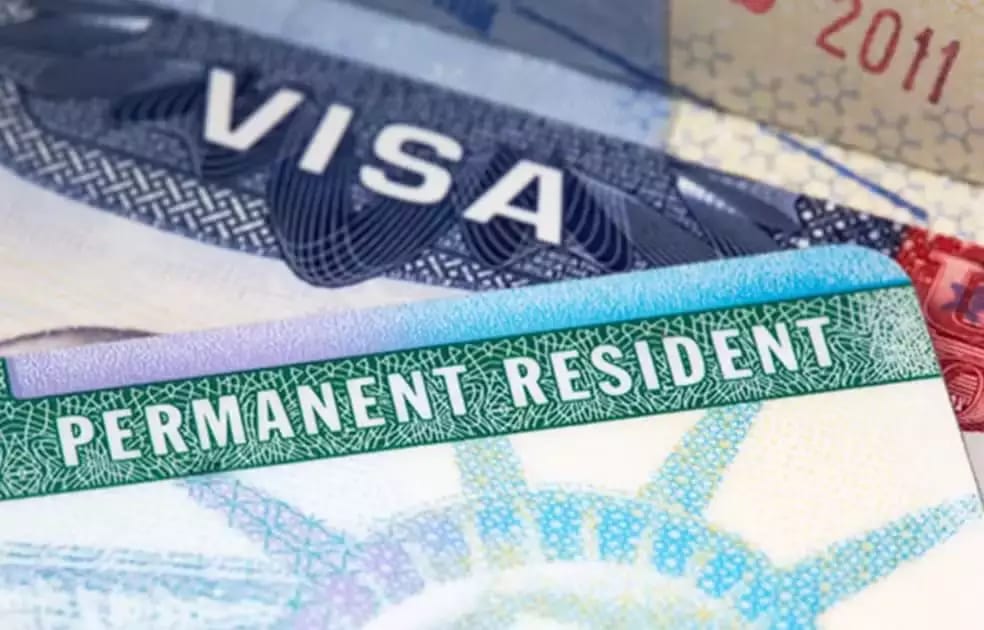 EUA suspendem temporariamente entrevistas para vistos de imigrantes em todo o mundo