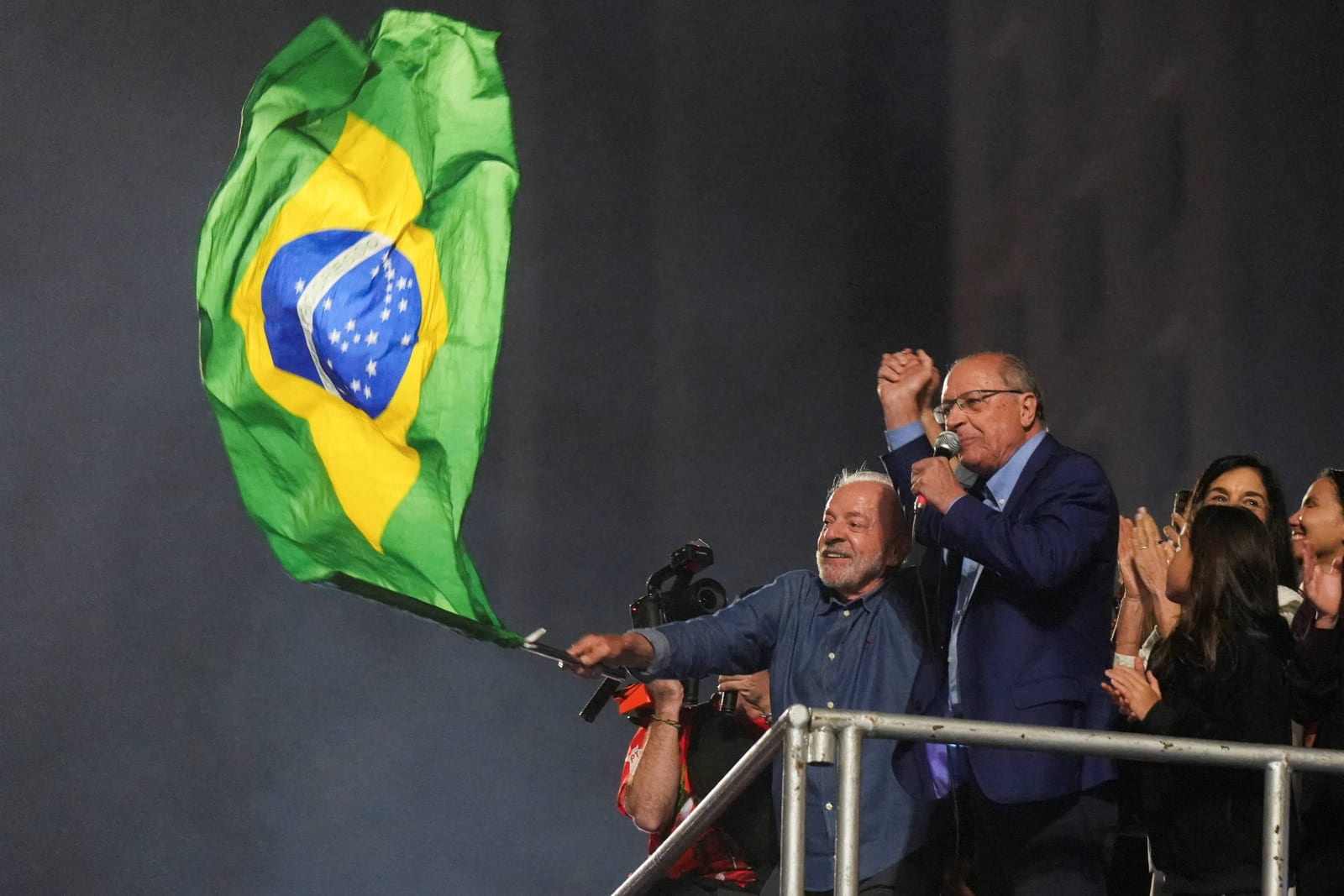 Vitória de Lula é afirmação contra tentações autocráticas, diz Celso de Mello, ex-ministro do STF