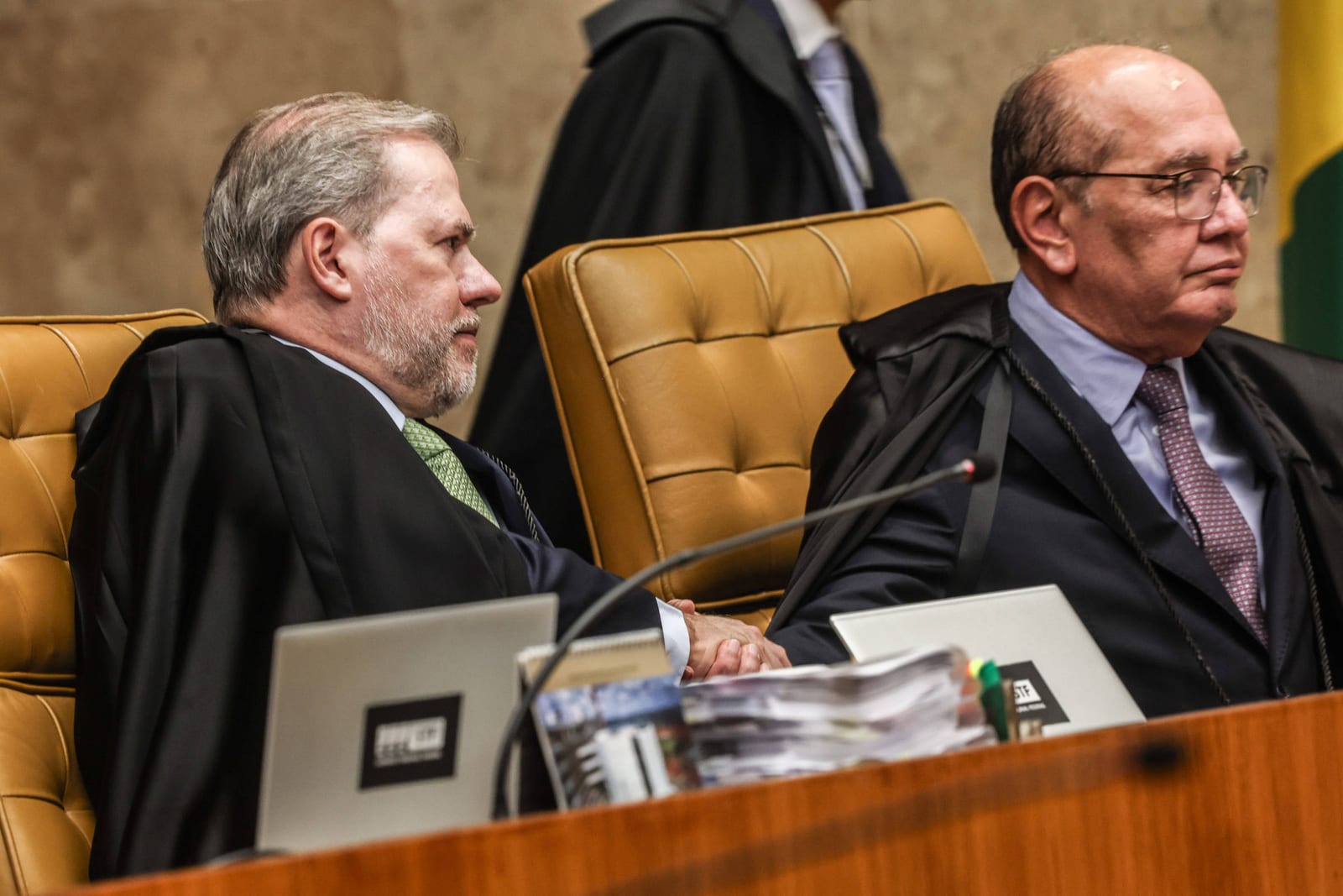 Gilmar, Toffoli e Zanin dão tempo extra de TV e rádio a Elmano (PT)