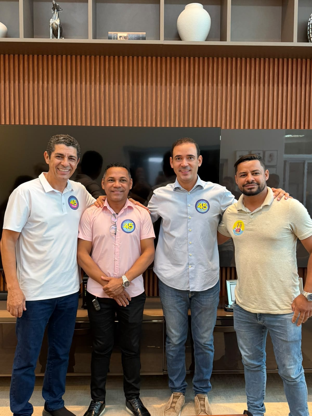 Vicentinho recebe apoio de mais dois vereadores em Mateiros e fortalece grupo político no Jalapão
