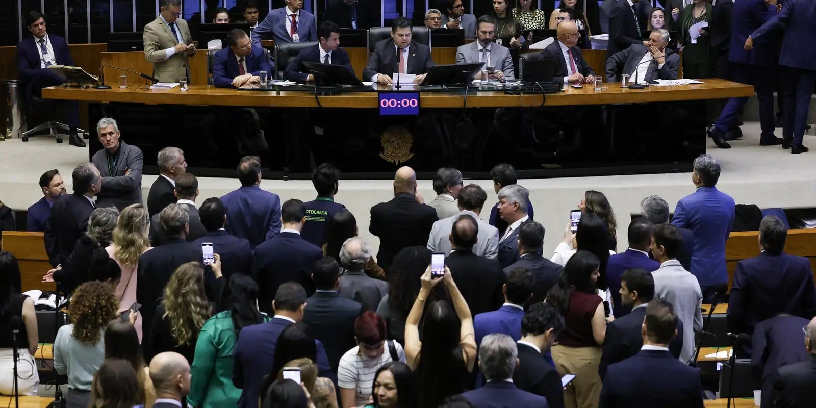 Senado votará PEC que altera jornada de trabalho para 40 horas semanais