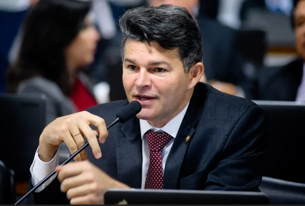 José Medeiros: “Meu eleitor ora para alienígena e bebe detergente”