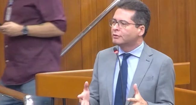 Vereador do PL diz que sonha ver Bolsonaro colocar faixa em Flávio