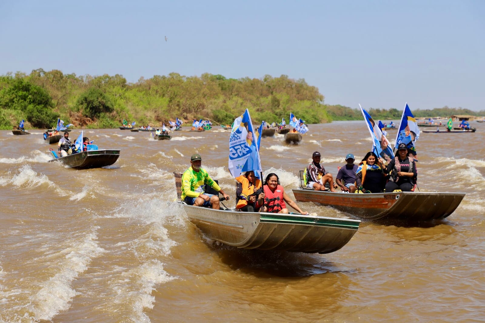Felipe Cecilio reúne mais de 50 embarcações no Rio Araguaia