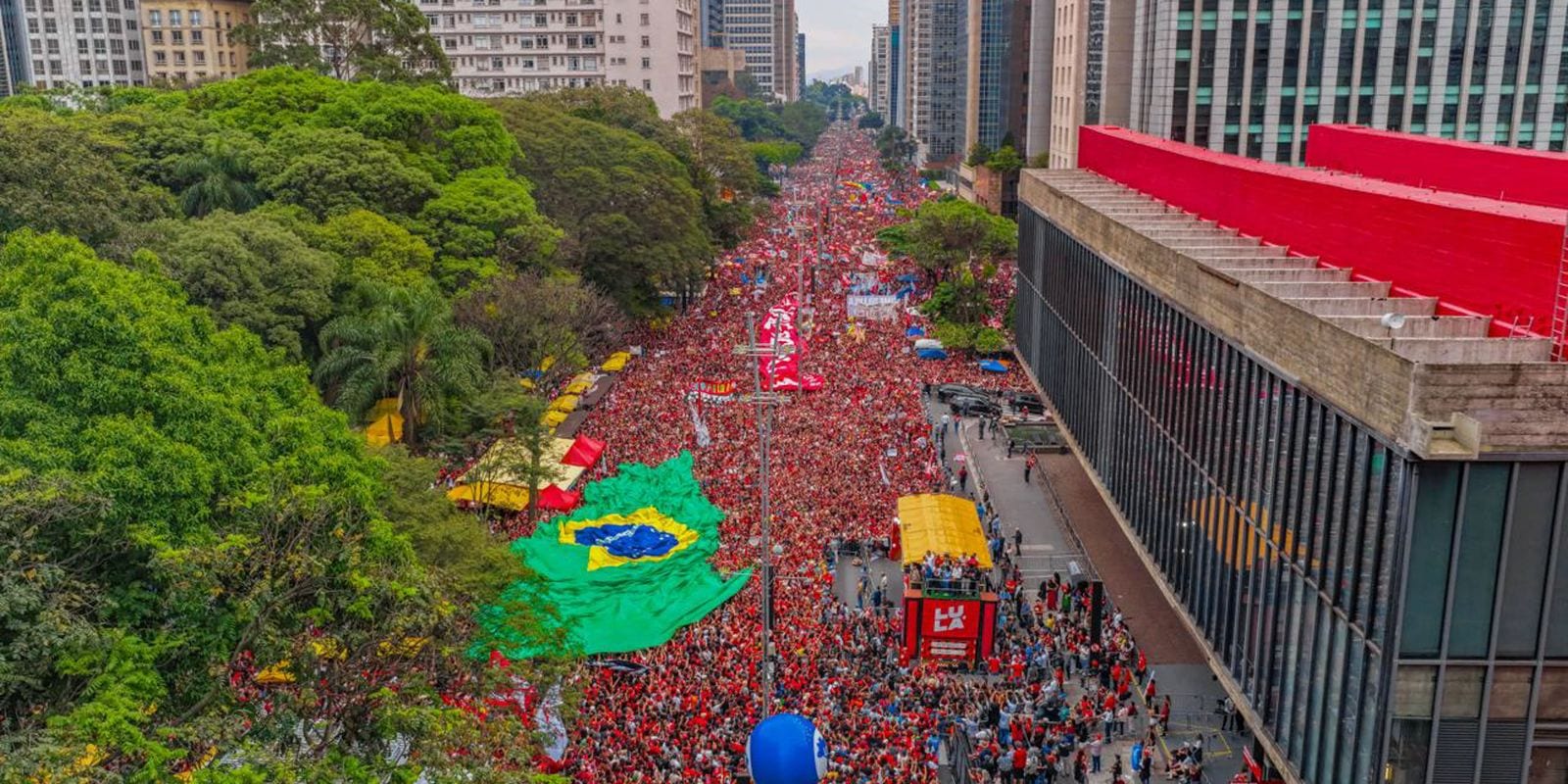 Campanha de lula recorre ao TSE contra publicações falsas sobre ato na paulista