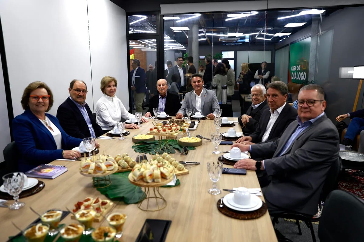 Ex-governadores podem aconselhar Zucco sobre o que não fazer
