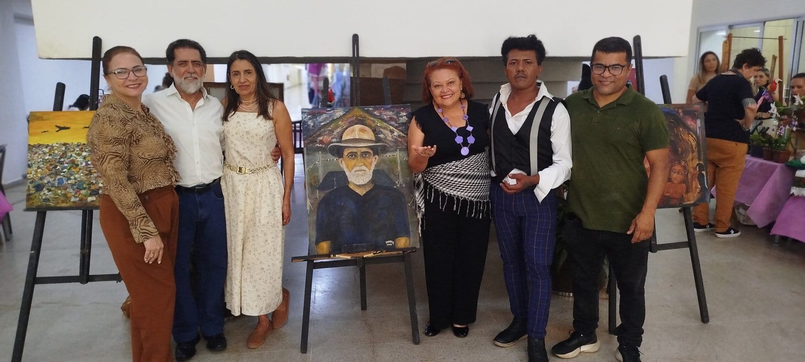 Programação cultural marcada pelo encontro entre literatura, artes plásticas, poesia e teatro.