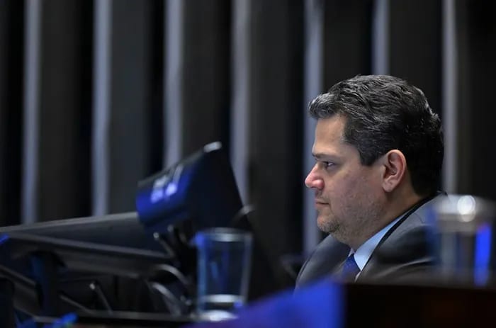 Davi prega ‘serenidade’ no debate político