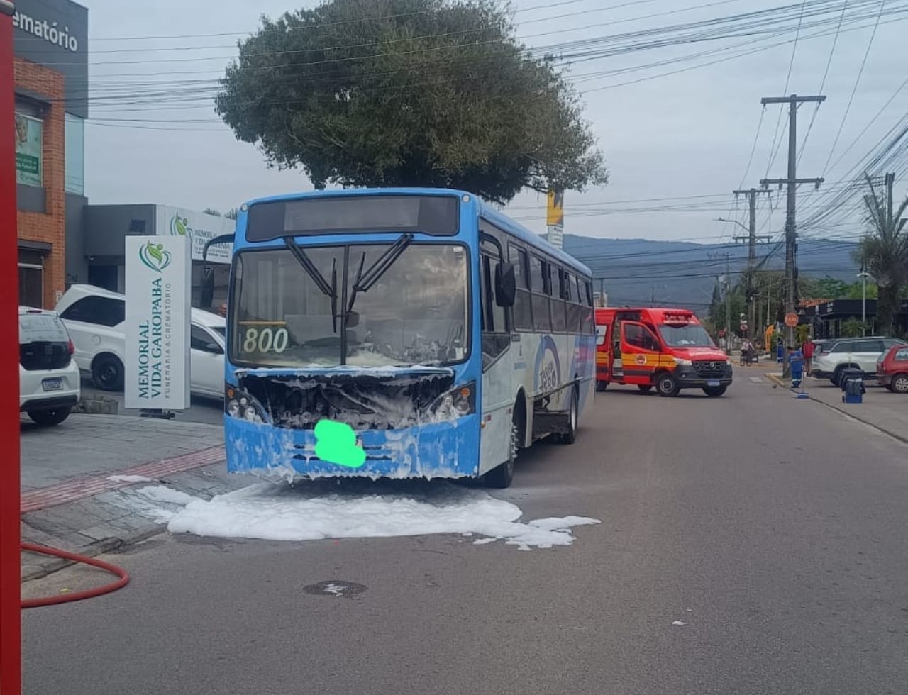 Prefeitura de Garopaba investiga incêndio em ônibus e cobra explicações