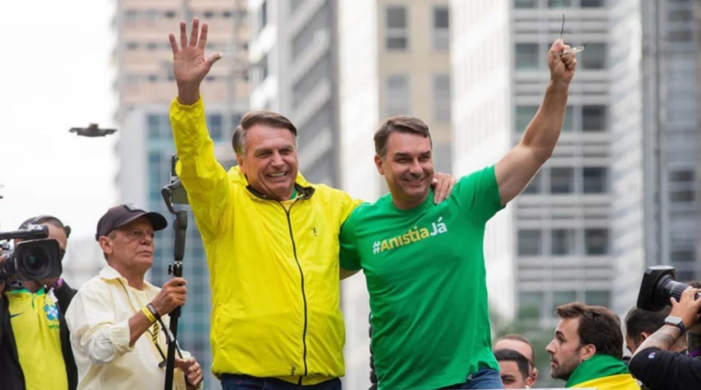 Com 56 milhões de votos, Flávio supera votação de Jair Bolsonaro em eleições