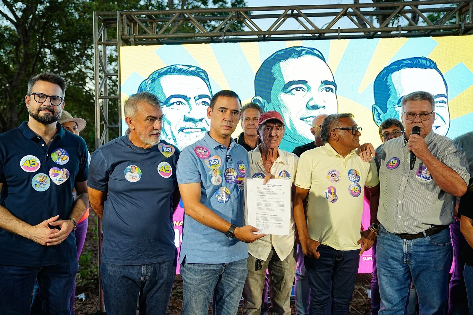 Vicentinho recebe pedidos de água, energia e pavimentação em assentamentos