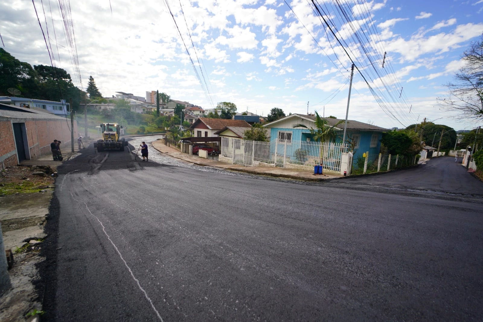 Prefeitura inicia nova pavimentação do Minha Rua com Asfalto entre os bairros Santa Maria e Cruzeiro