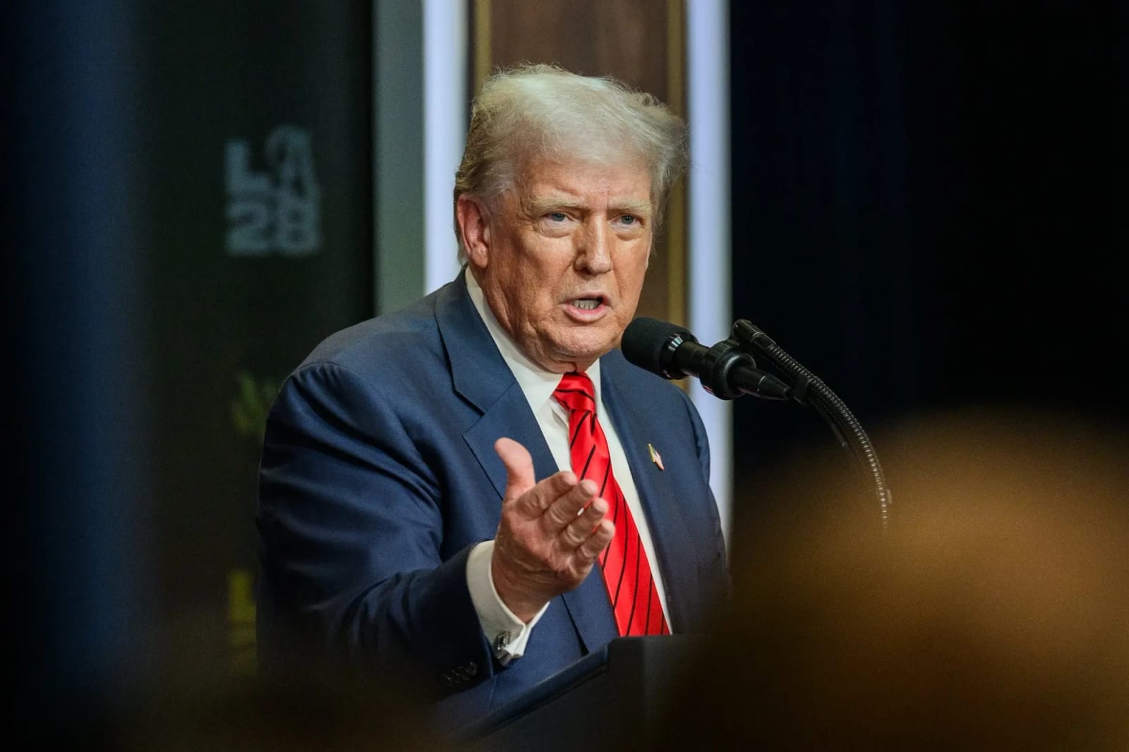Trump questiona eleição brasileira sem apresentar provas e diz que gosta de Lula