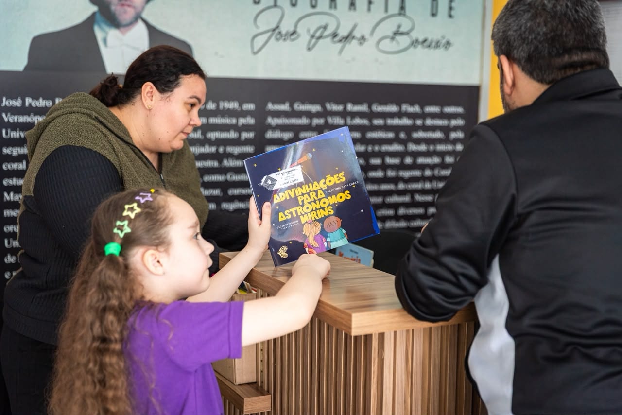 Biblioteca Pública Vianna Moog promove edição especial do projeto Livros Livres para o Dia das Crianças