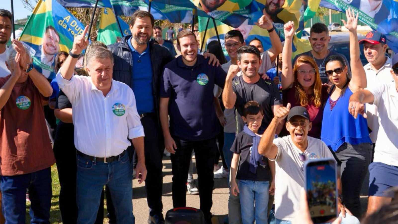 Adesivaço de Luiz Fernando e João Paulo mobiliza 400+ veículos em cinco cidades