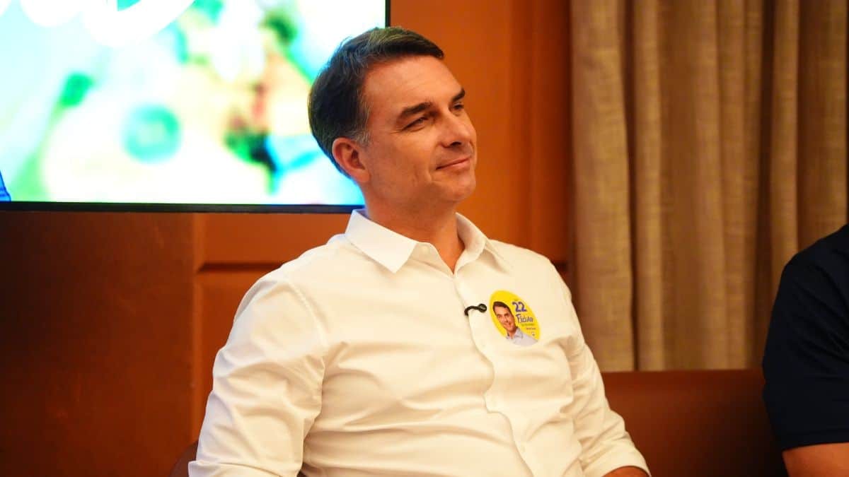 Flávio libera voto e oposição recua na escala 6×1