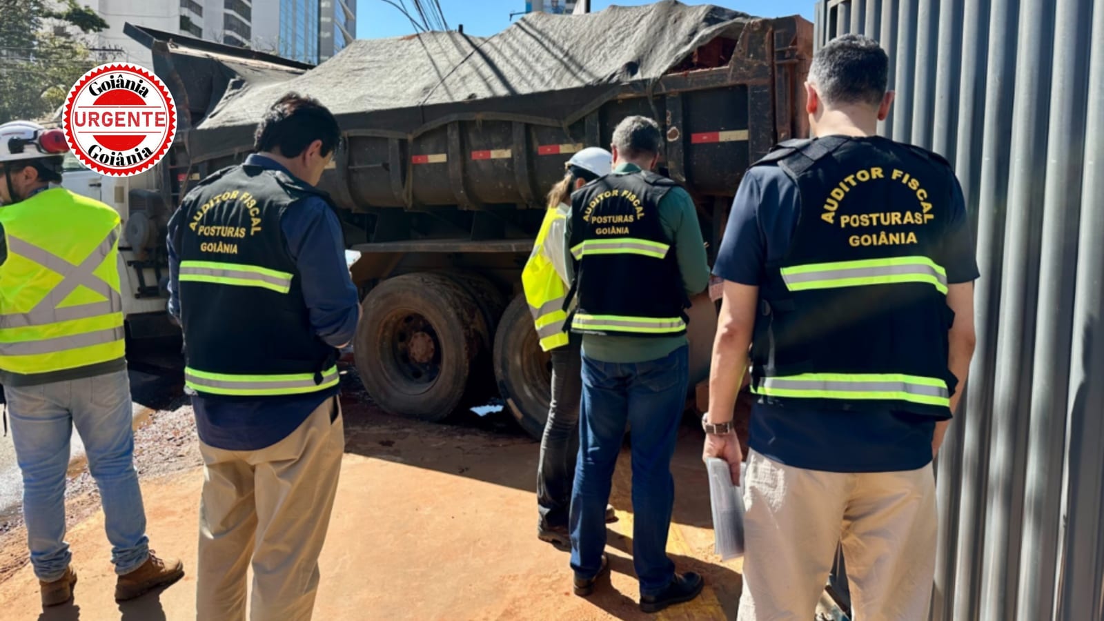 Prefeitura autua construtoras por irregularidades em carga e descarga