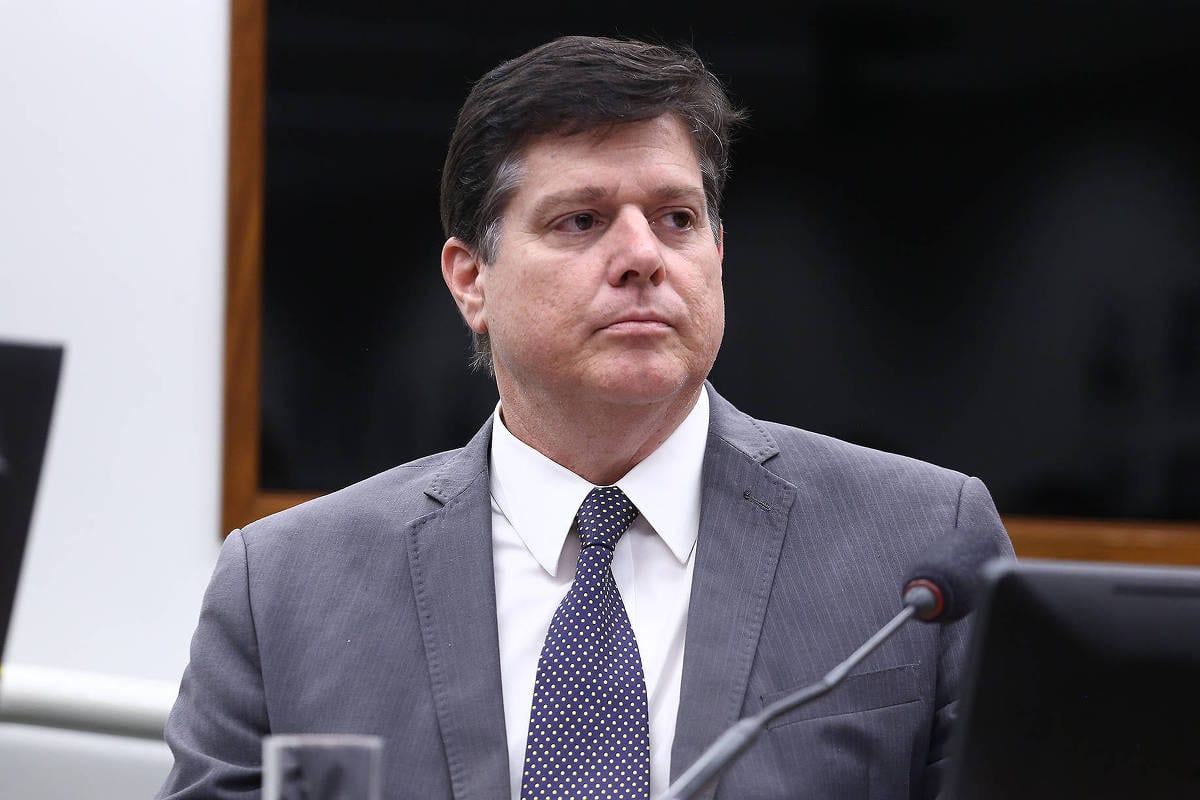 Maioria dos diretórios do MDB defende apoiar Flávio no 2º turno, mas Baleia resiste