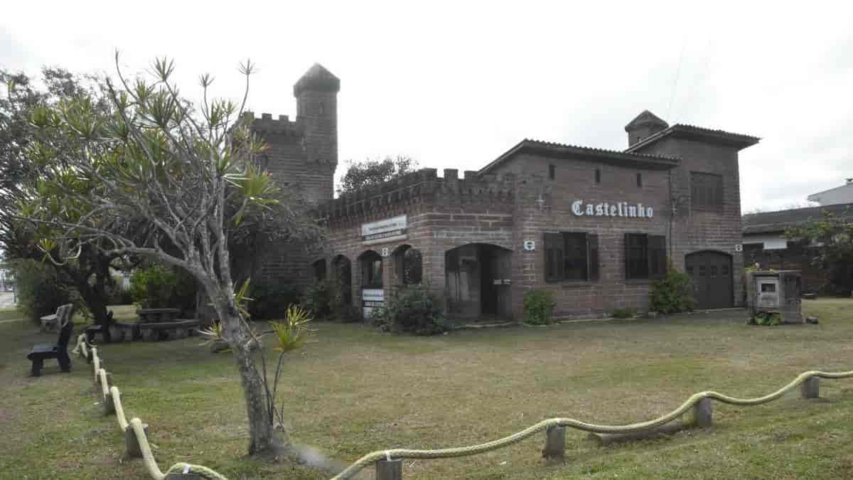 Evento reúne carros antigos, motos e cultura retrô neste domingo em Imbé