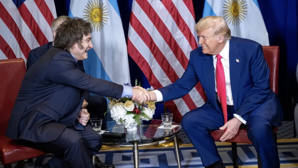Lula é orientado a não “dar palanque” para Milei e Trump após fuga de Flávio