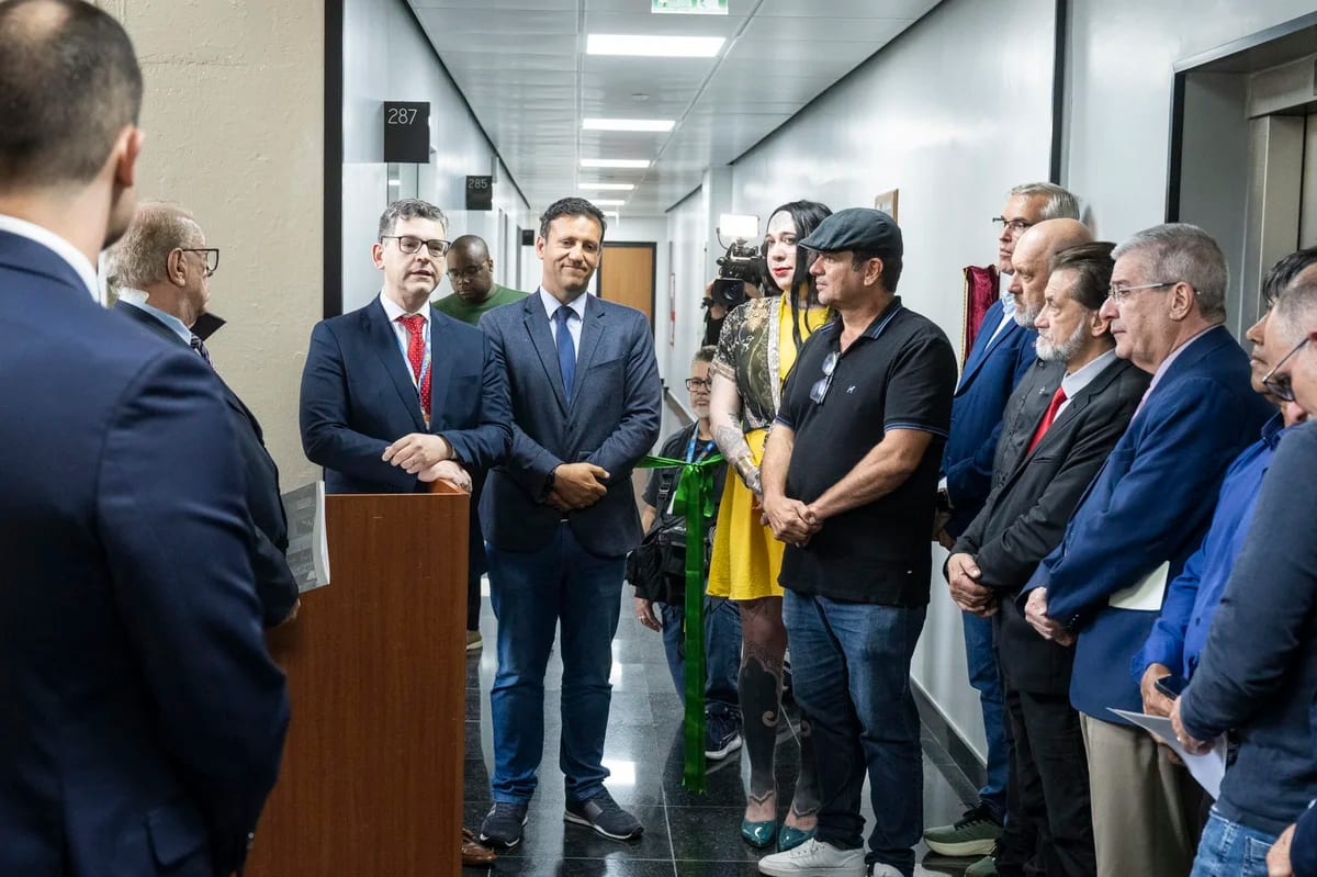 Câmara de Porto Alegre inaugura reforma em gabinetes e resolve desigualdade entre vereadores; veja como ficou