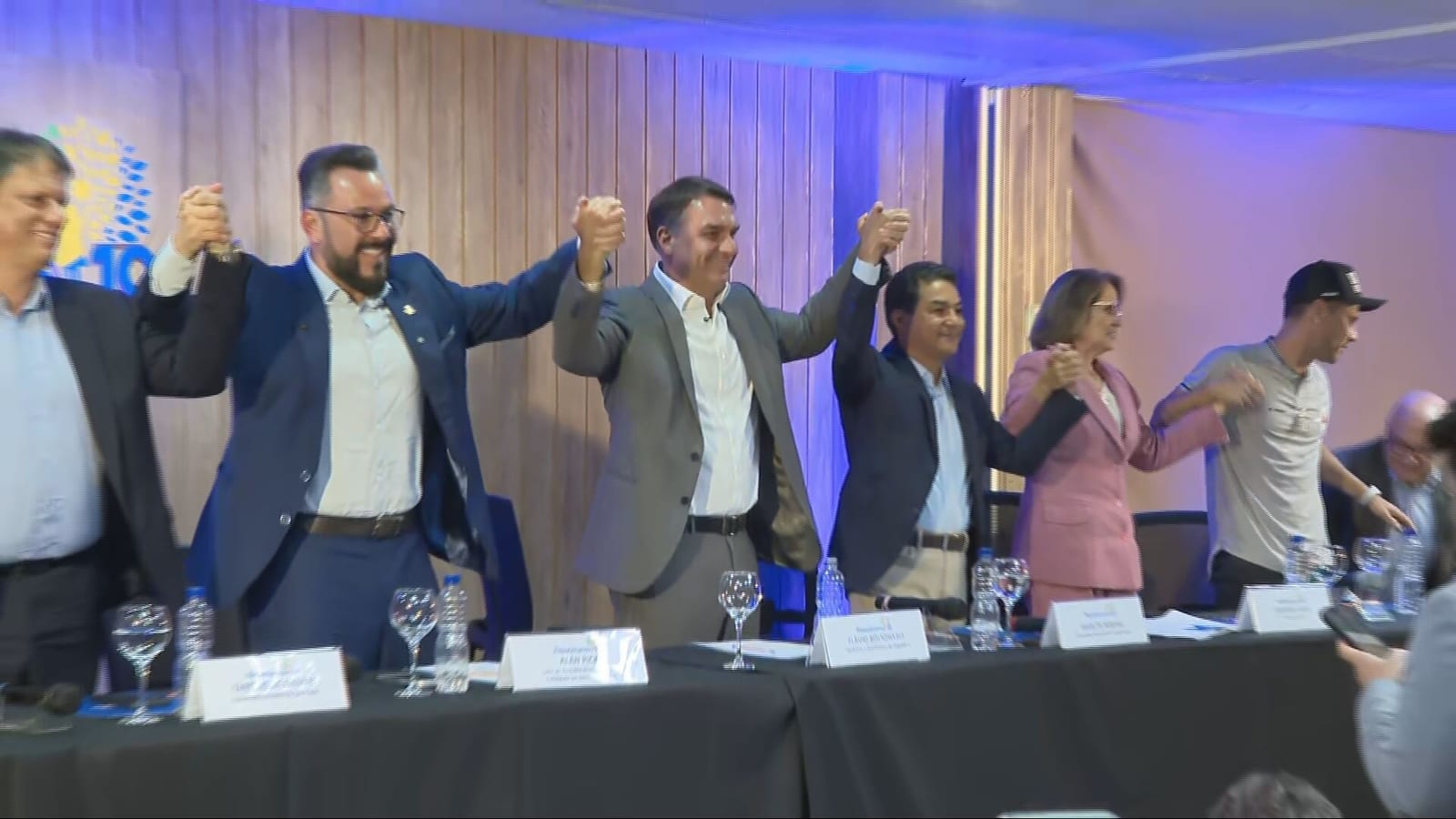 Republicanos anuncia apoio a Flávio Bolsonaro no segundo turno das eleições